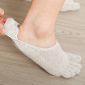 Chaussettes en coton à coupe basse blanche à cinq doigts pour hommes